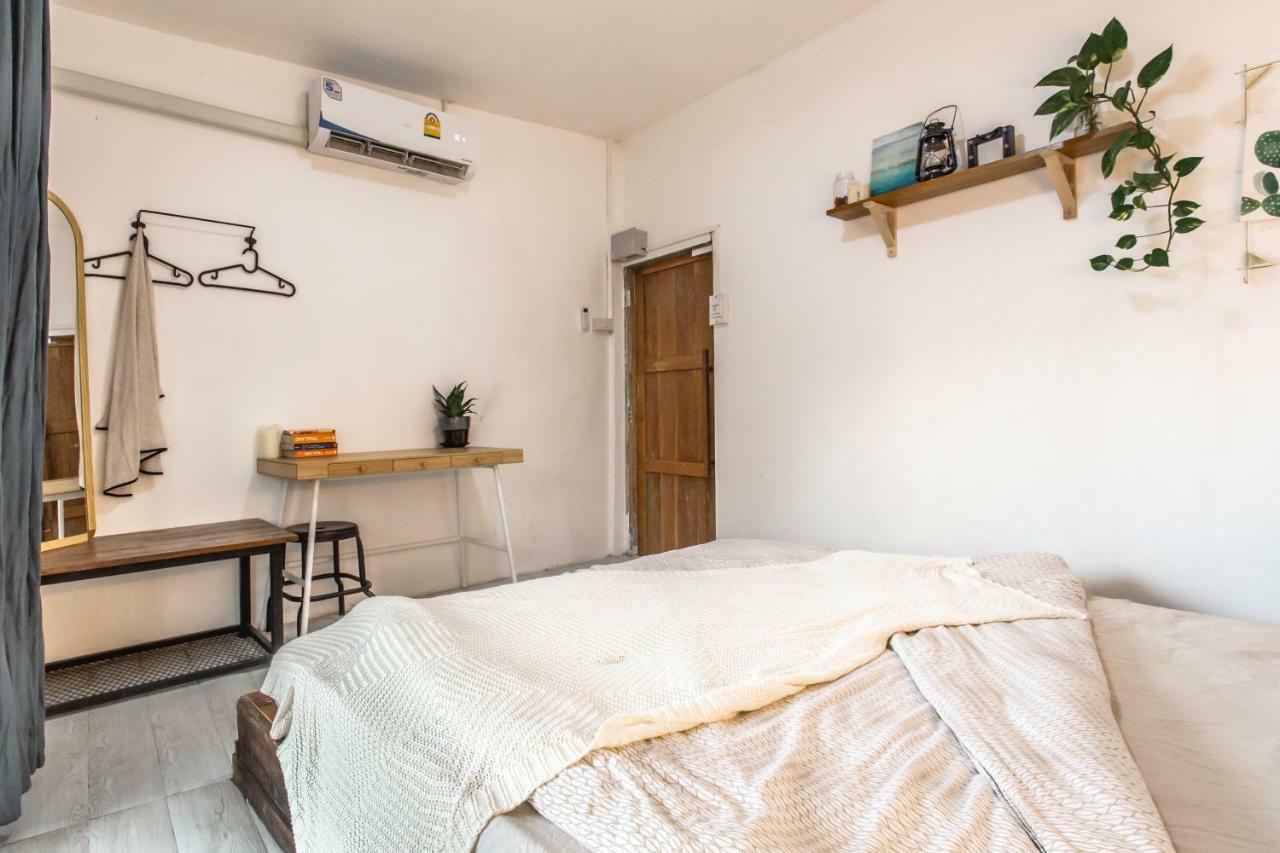 Klong House Hostel Bangkok Ngoại thất bức ảnh